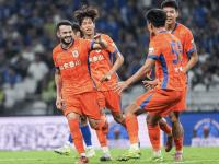 赛前突围战来临，山东泰山围绕欧联刷新队史纪录，质疑声仍在，年轻球员得到机会的简单介绍